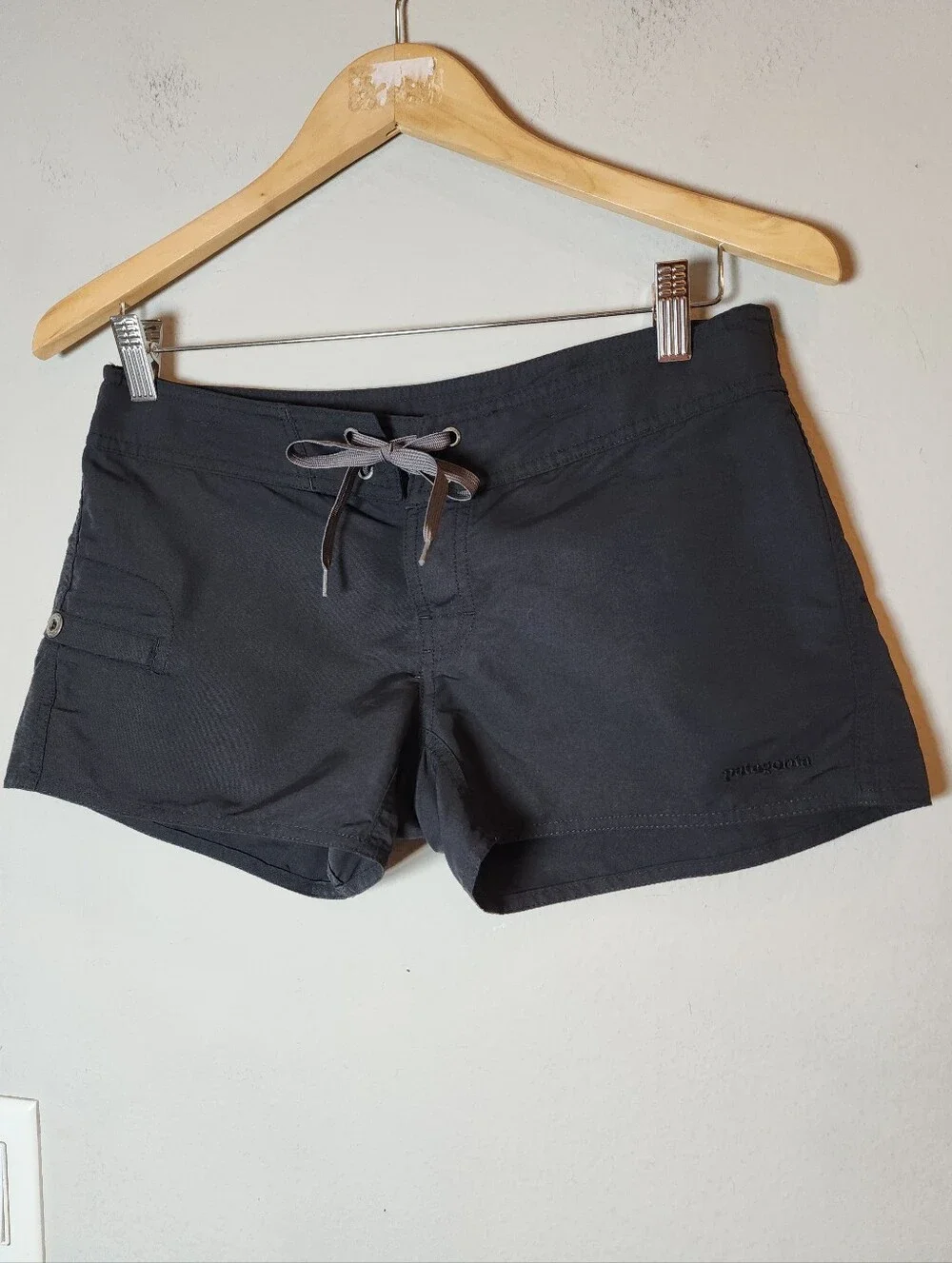 Patagonia Wavefarer Black Board Shorts 2.5